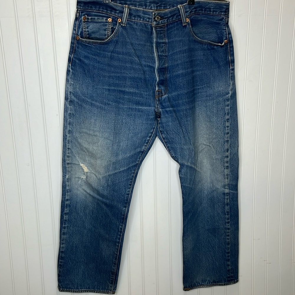 - Levi’s 501 Button Fly Jeans Size 38X28